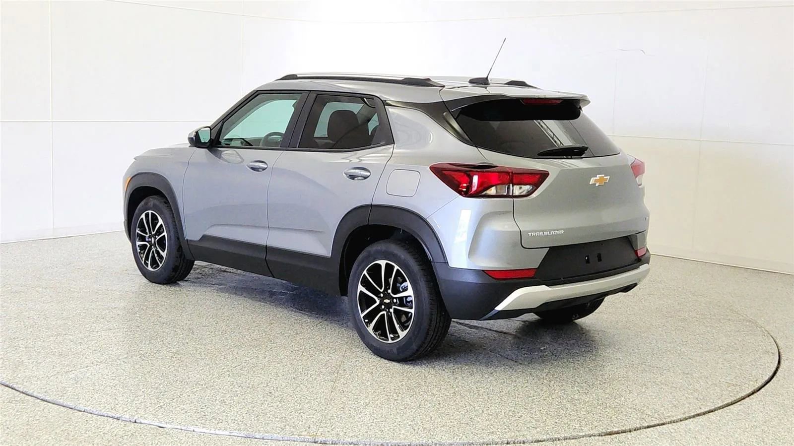 Used 2026 Chevrolet TrailBlazer LT FWD image 5