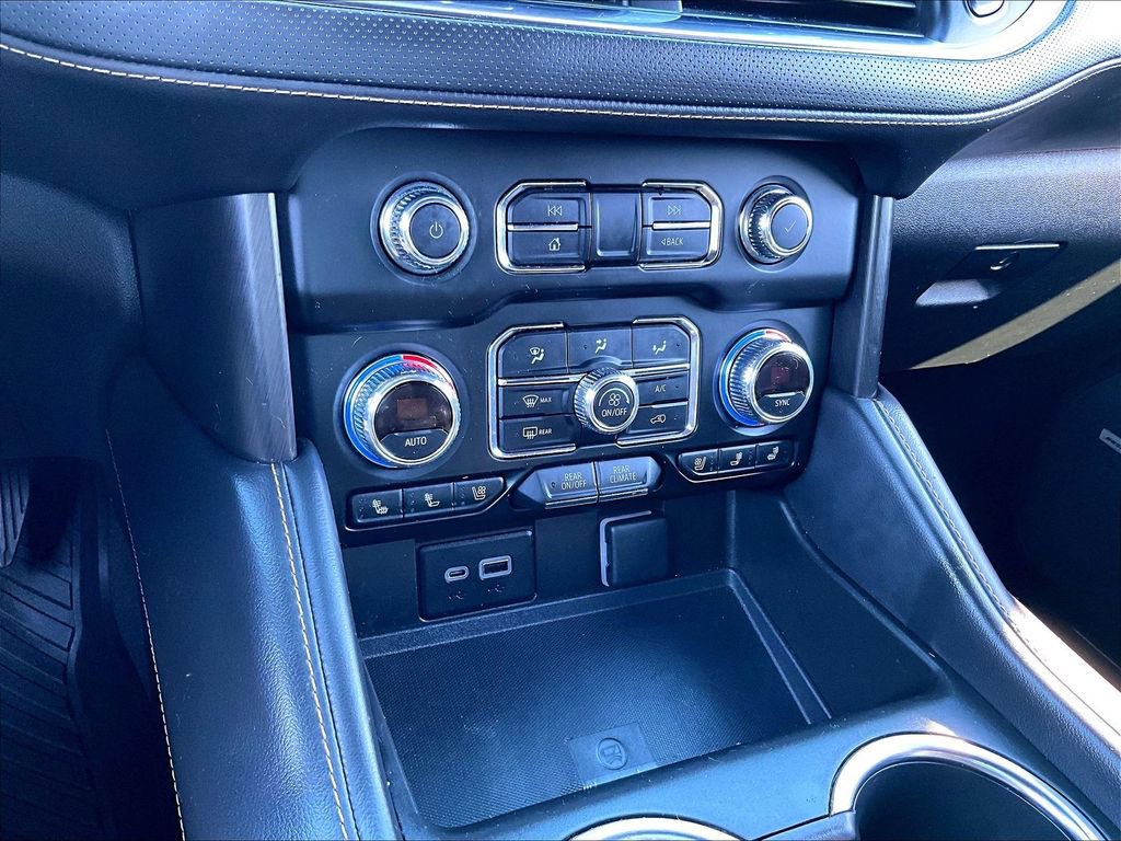Used 2022 GMC Yukon XL AT4 image 24