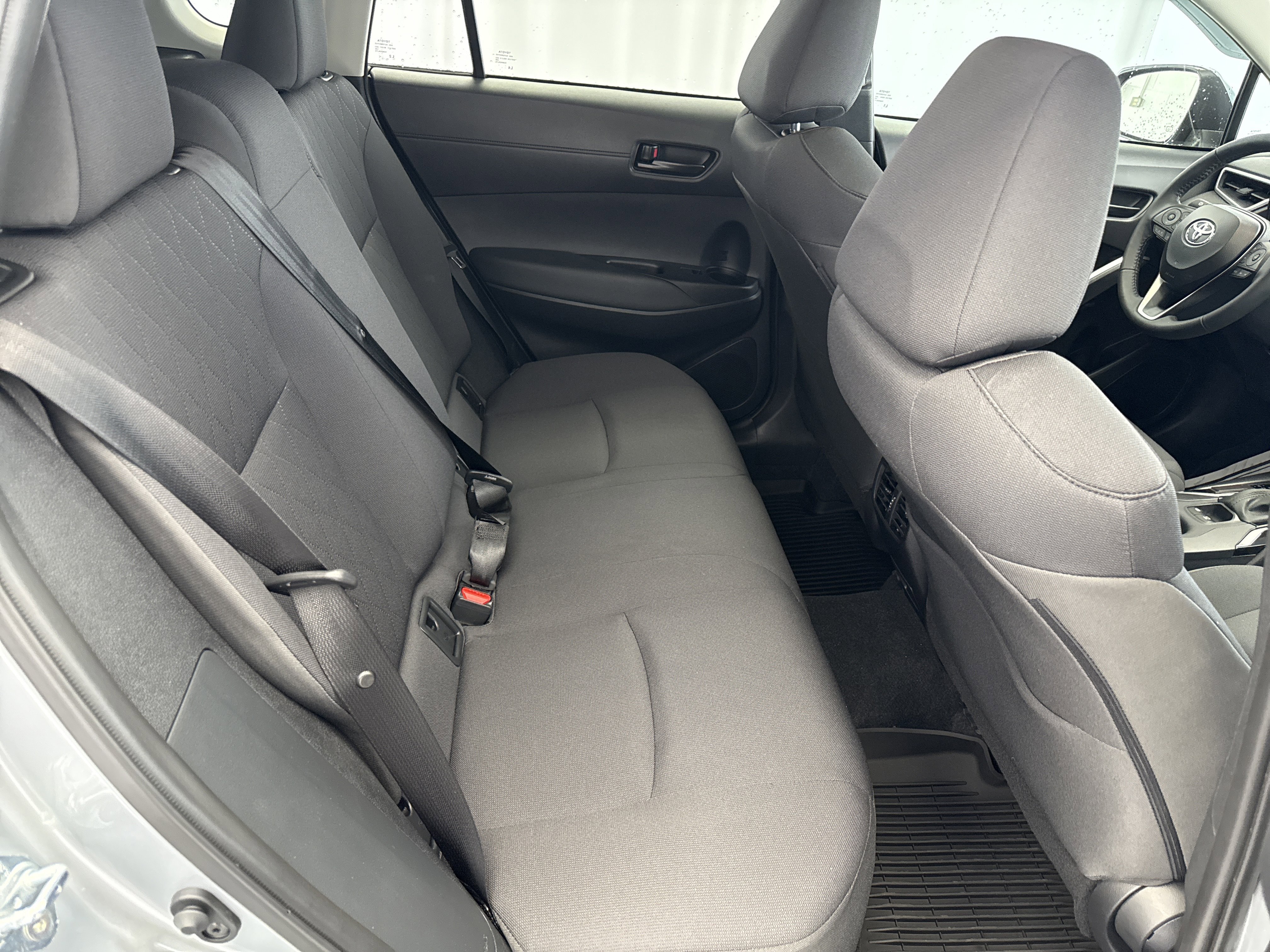 Used 2025 Toyota Corolla Cross LE image 15