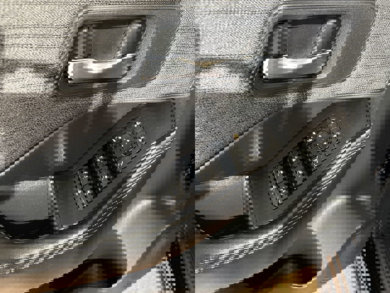 Used 2023 Nissan Rogue SV image 13