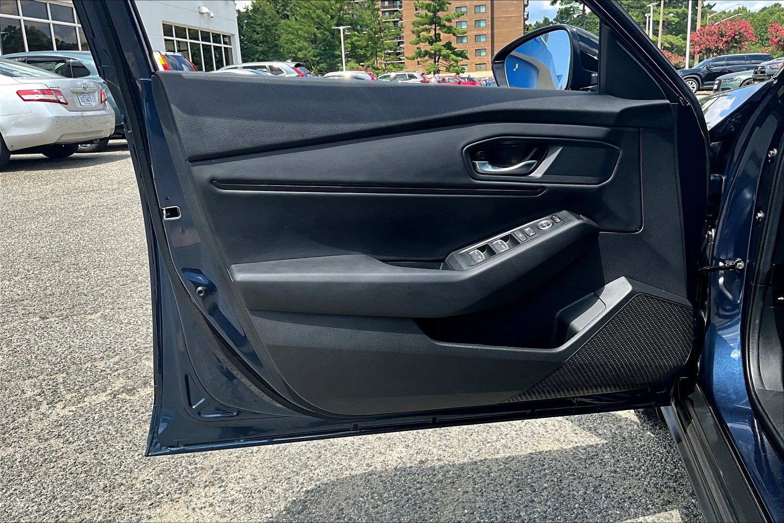 Certified 2025 Honda Accord SE image 18