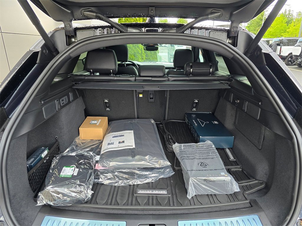 New 2026 Land Rover Range Rover Velar Dynamic SE image 28