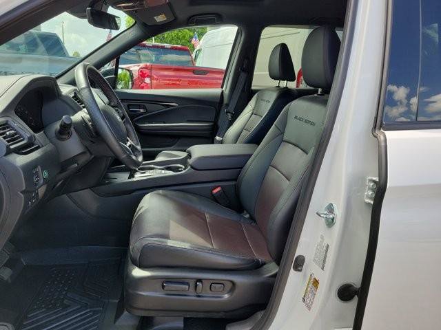 Used 2025 Honda Ridgeline Black Edition image 16