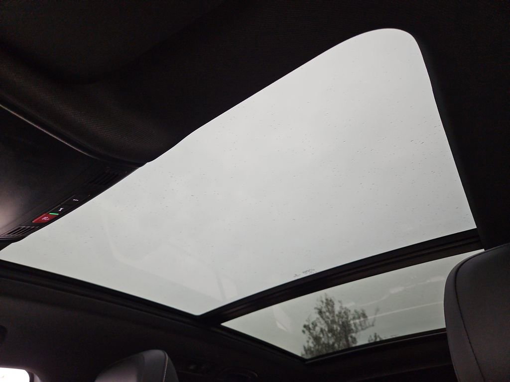 Used 2023 Volkswagen Tiguan SE R-Line image 20