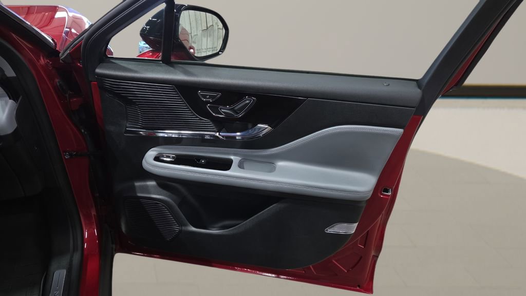 Used 2021 Lincoln Corsair FWD image 30