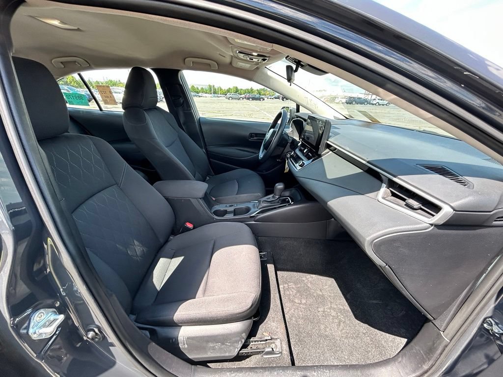 Used 2025 Toyota Corolla LE FWD image 13