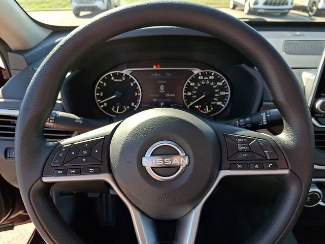 Used 2024 Nissan Altima 2.5 SV image 17