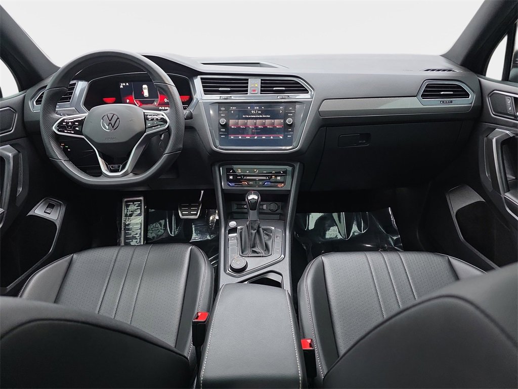 Used 2022 Volkswagen Tiguan SE R-Line image 10