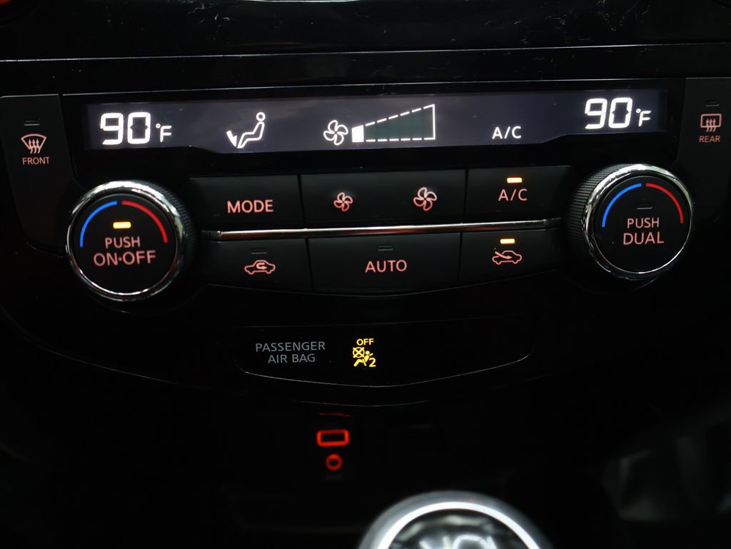 Used 2017 Nissan Rogue SV AWD/4WD image 24