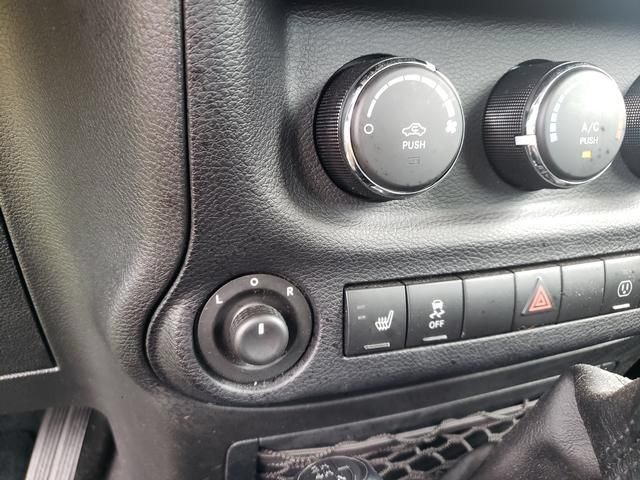 Used 2013 Jeep Wrangler Rubicon w/ PWR Convenience Group AWD/4WD image 20