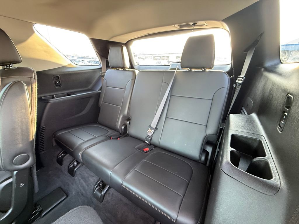 Used 2021 Chevrolet Traverse RS image 27