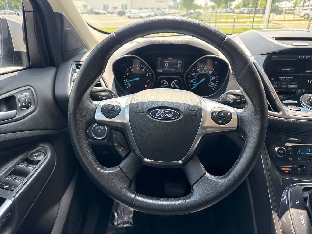 Used 2015 Ford Escape Titanium w/ Equipment Group 301A AWD/4WD image 19
