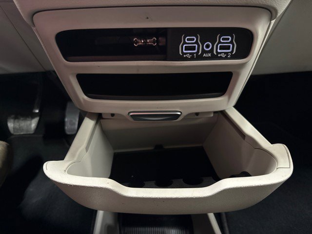 Used 2023 Chrysler Voyager LX image 27