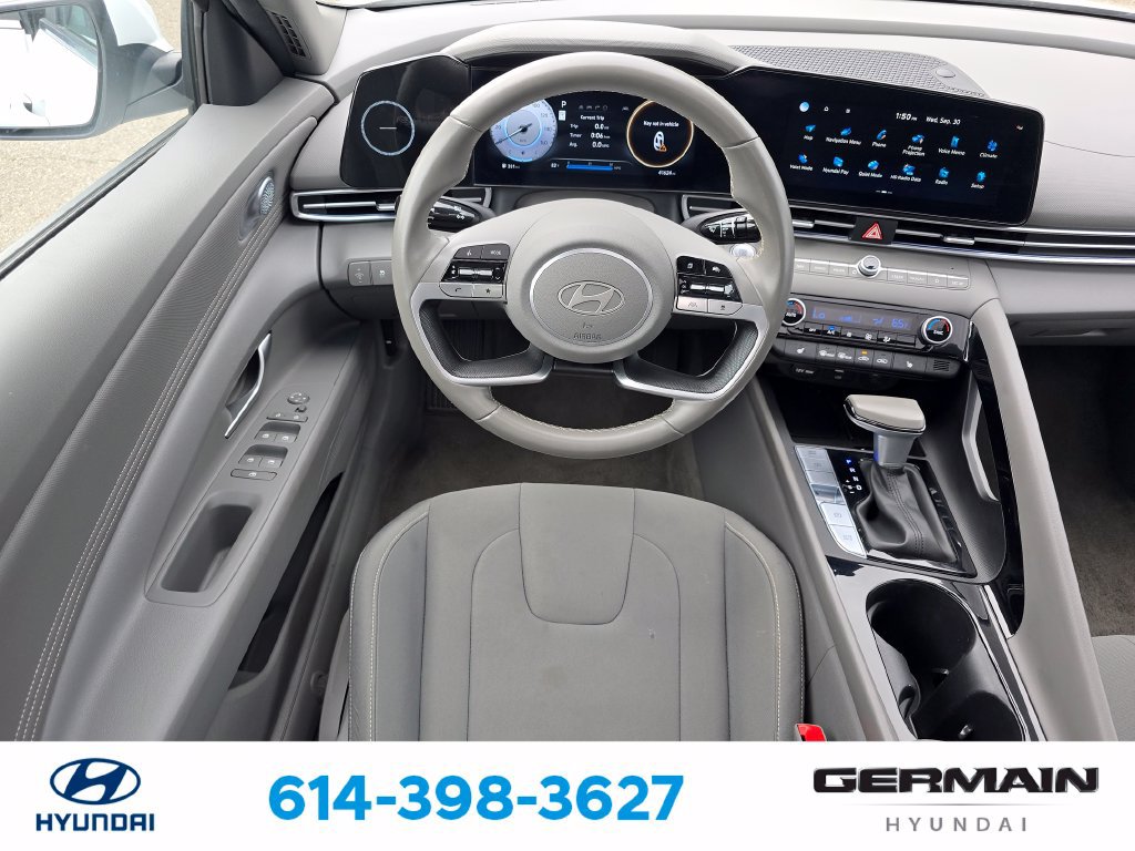 Used 2025 Hyundai Elantra SEL FWD image 17
