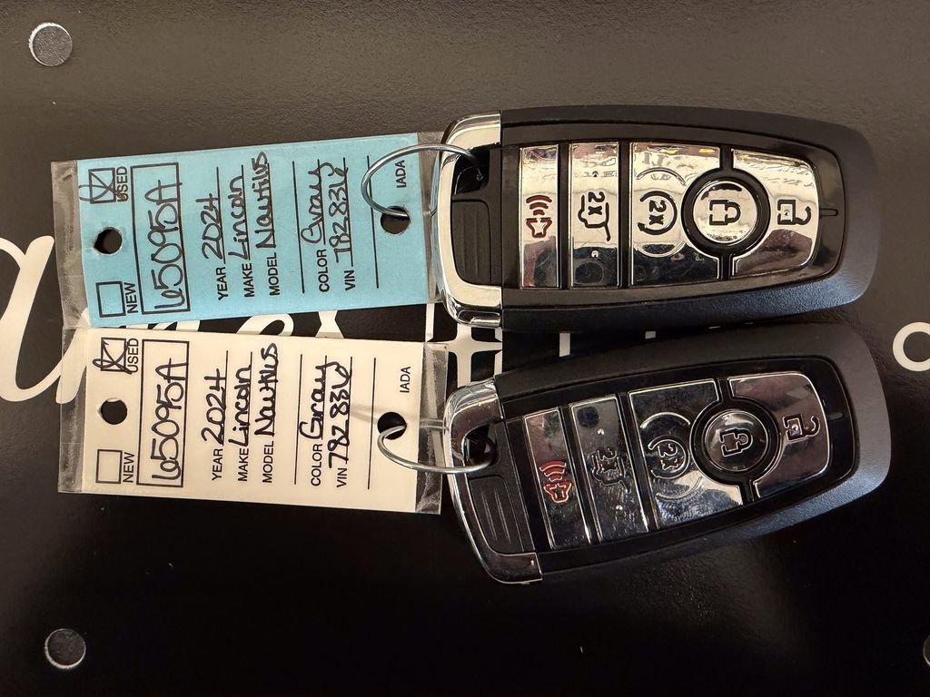 Used 2024 Lincoln Nautilus Reserve w/ Jet Appearance Package (87T) image 43