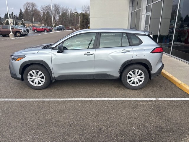 Used 2024 Toyota Corolla Cross L image 12