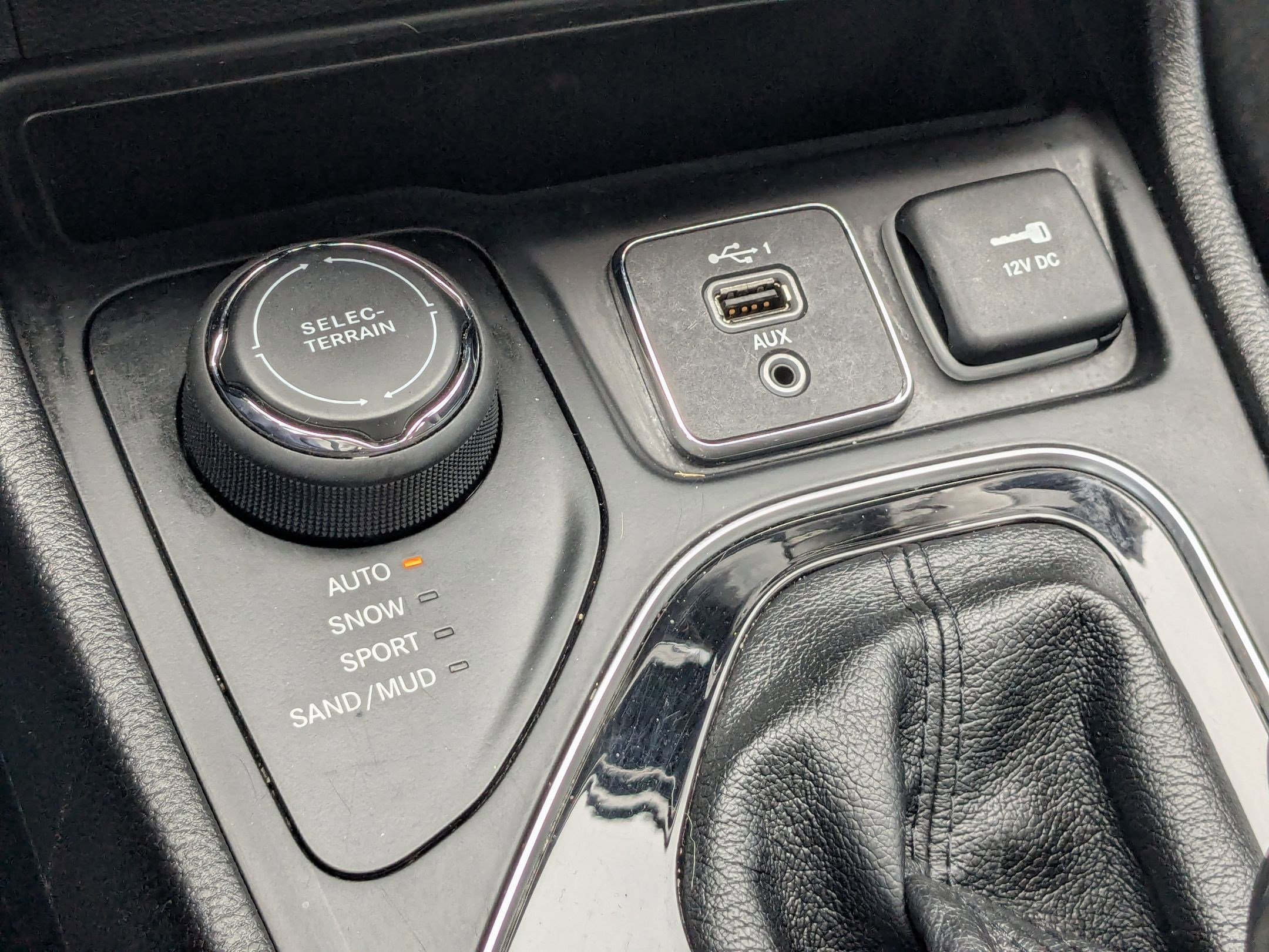 Used 2020 Jeep Cherokee Limited AWD/4WD image 22