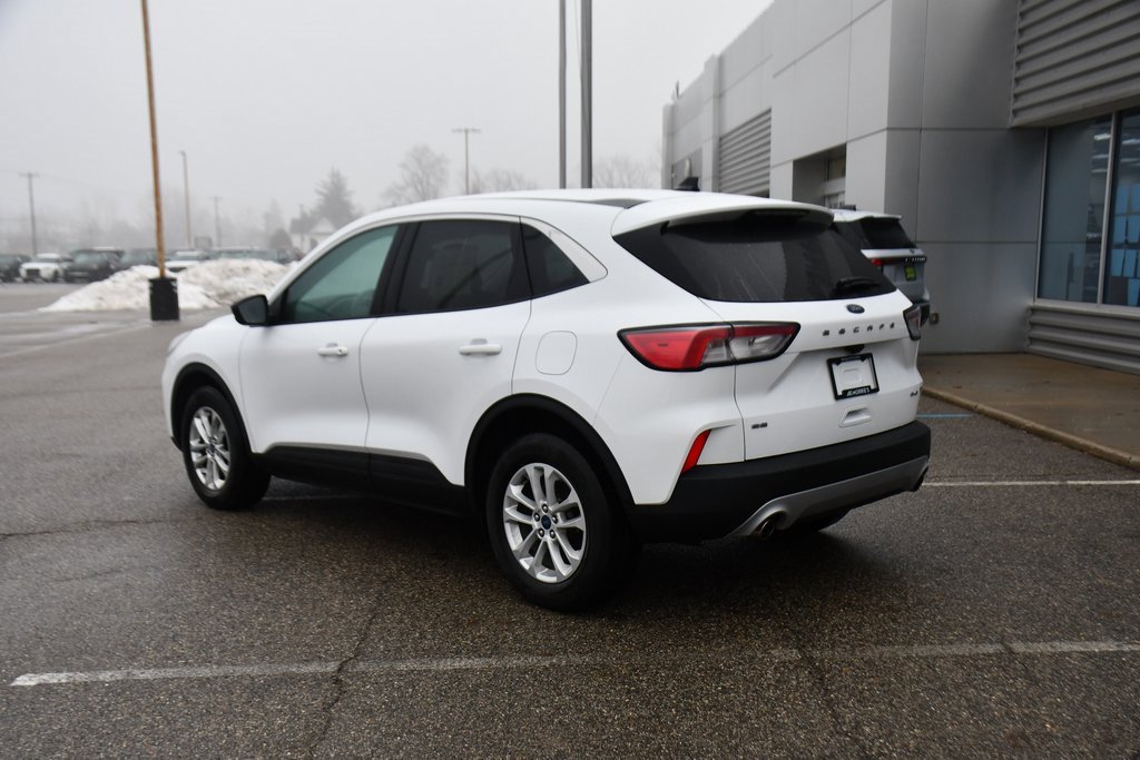 Used 2022 Ford Escape SE w/ Cold Weather Package image 4