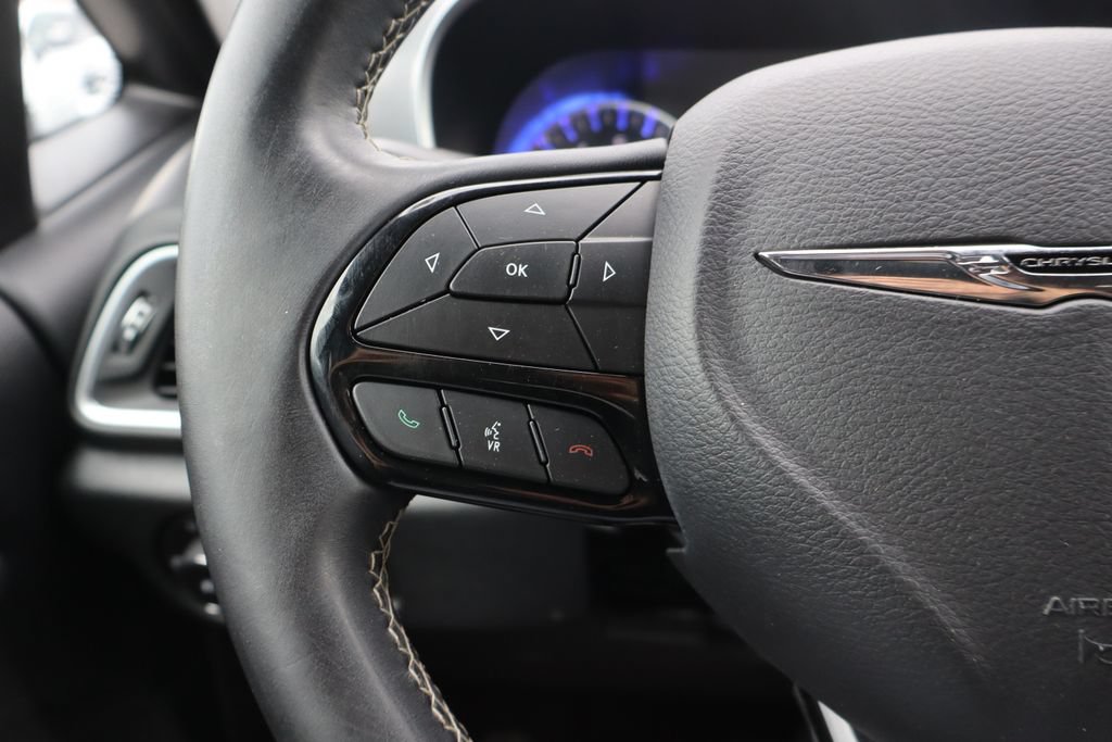 Used 2018 Chrysler Pacifica Touring Plus w/ S Appearance Package FWD image 7