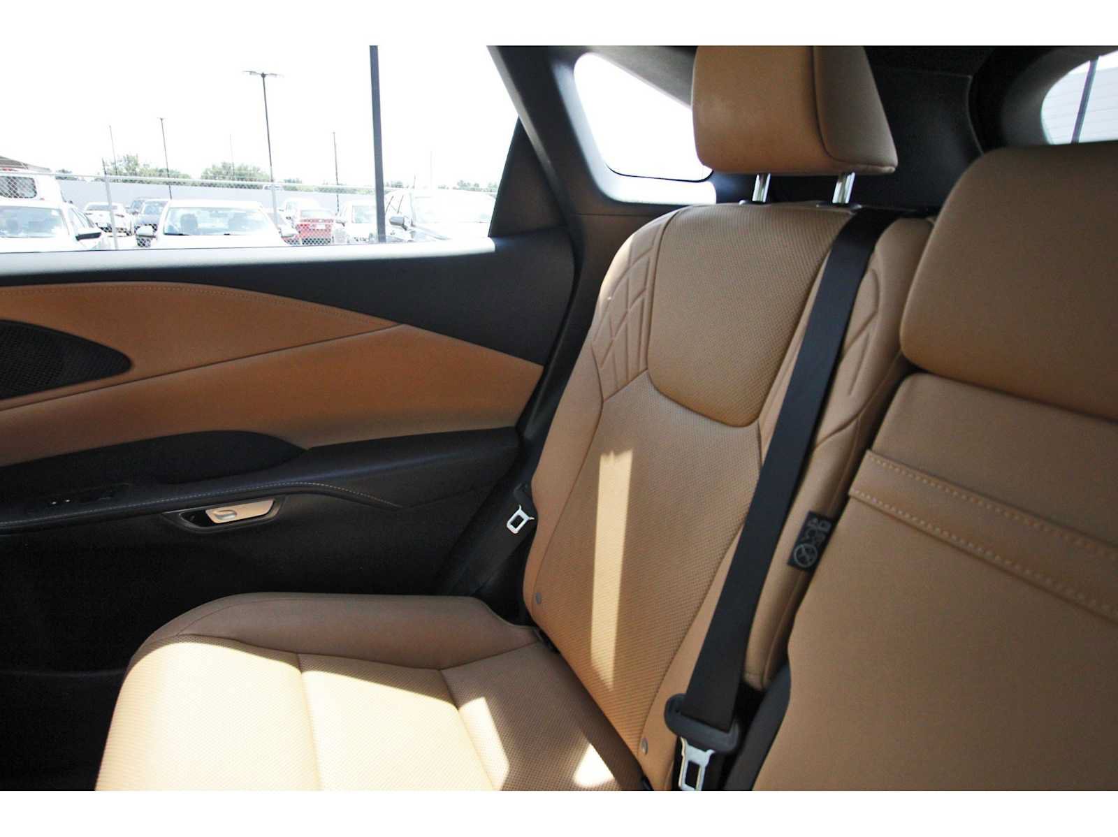 Used 2025 Lexus RX 350 Premium w/ Accessory Package (Z1) FWD image 9