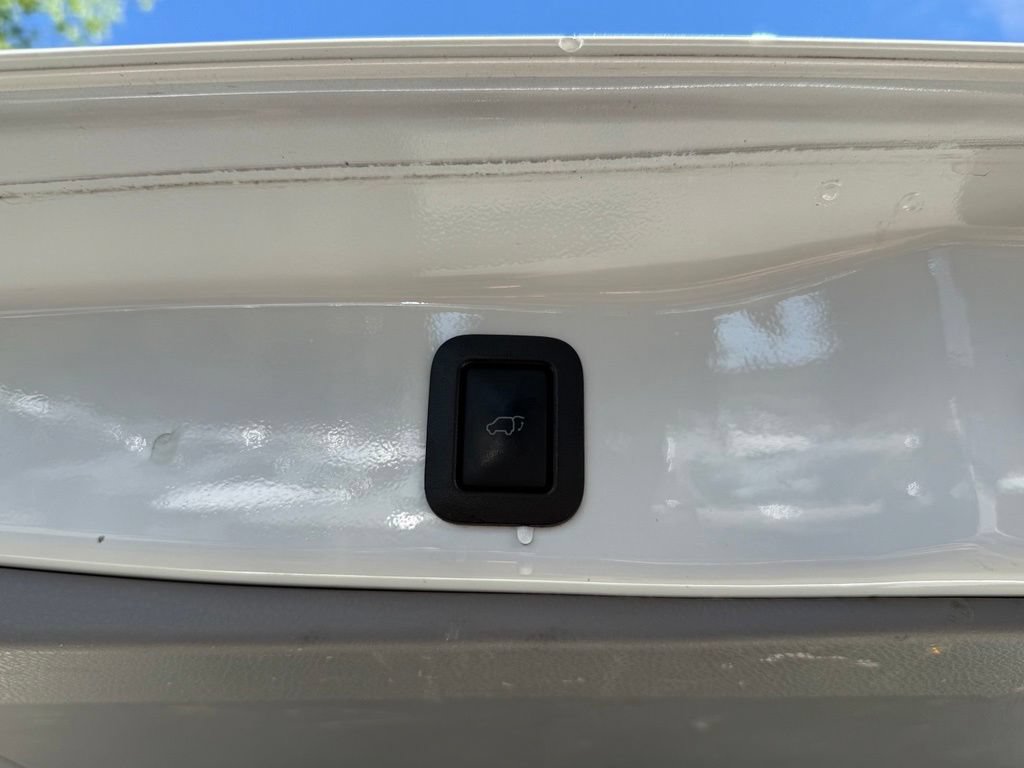 Used 2019 Toyota Highlander XLE AWD/4WD image 32