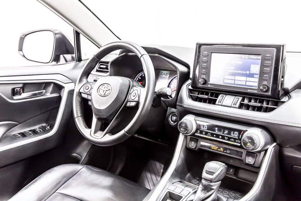 Used 2020 Toyota RAV4 XLE Premium FWD image 19