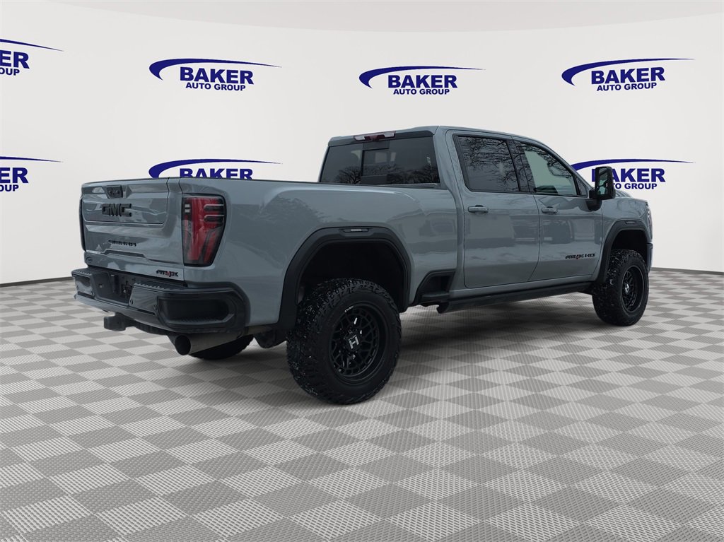 Used 2024 GMC Sierra 2500 AT4X image 3
