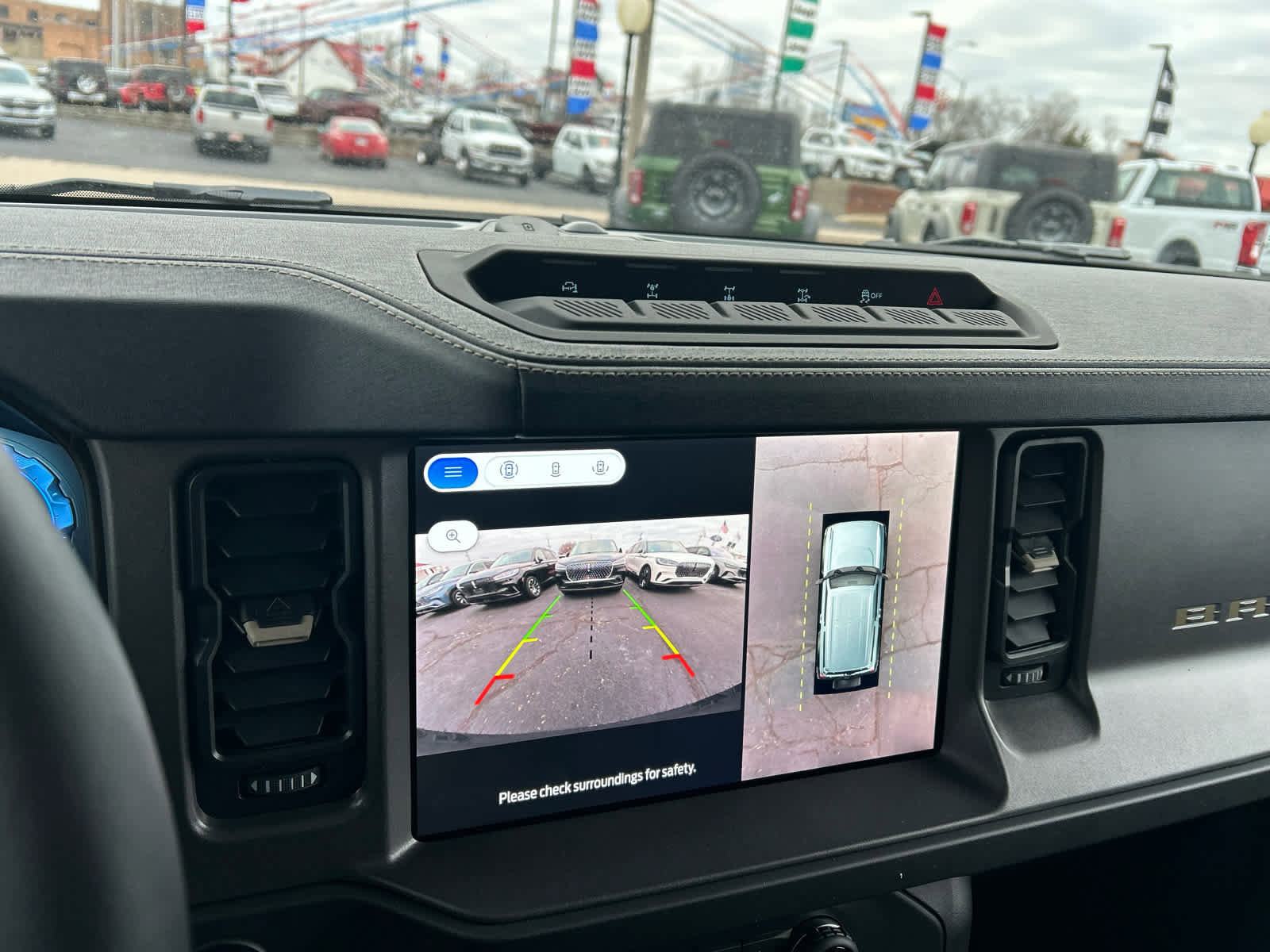 New 2025 Ford Bronco Badlands image 30