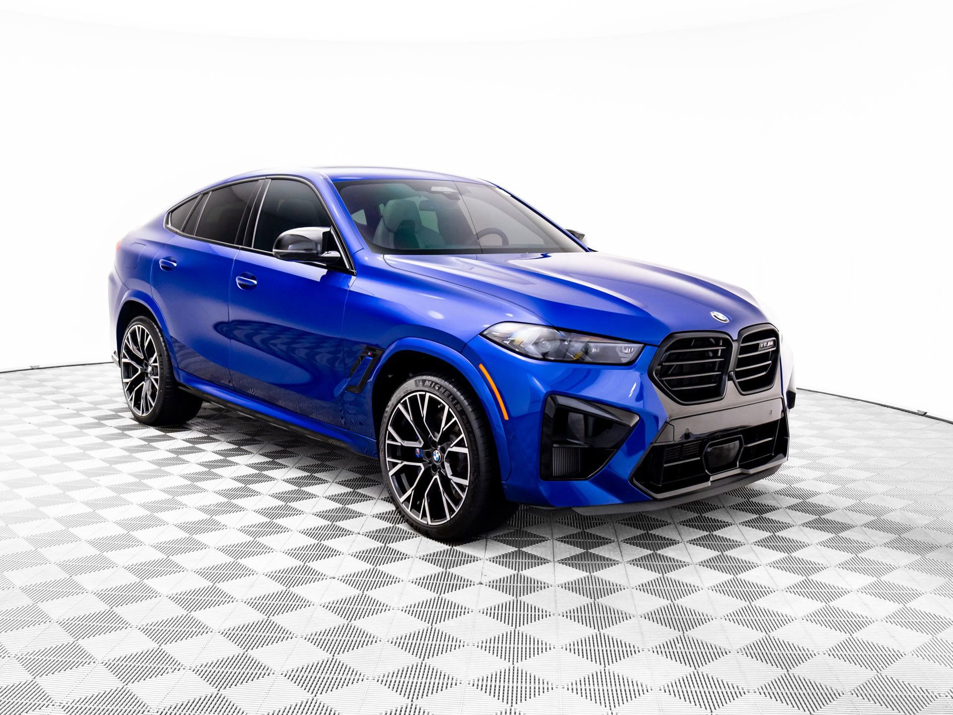 Certified 2025 BMW X6 M Competition w/ Executive Package image 7
