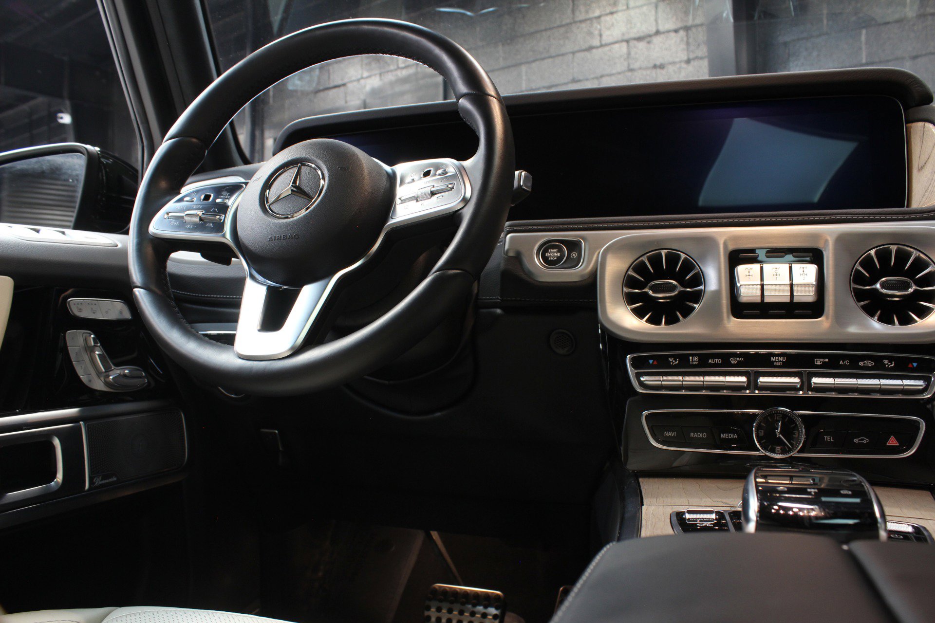 Used 2022 Mercedes-Benz G 550 w/ Exclusive Interior Package image 62