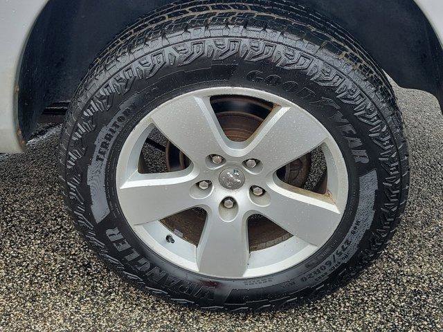 Used 2016 RAM 1500 Classic SLT w/ SLT Plus D￩cor Group AWD/4WD image 10