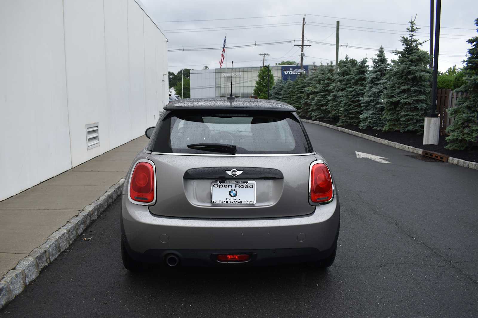 Used 2017 MINI Cooper 2-Door Hardtop FWD image 6