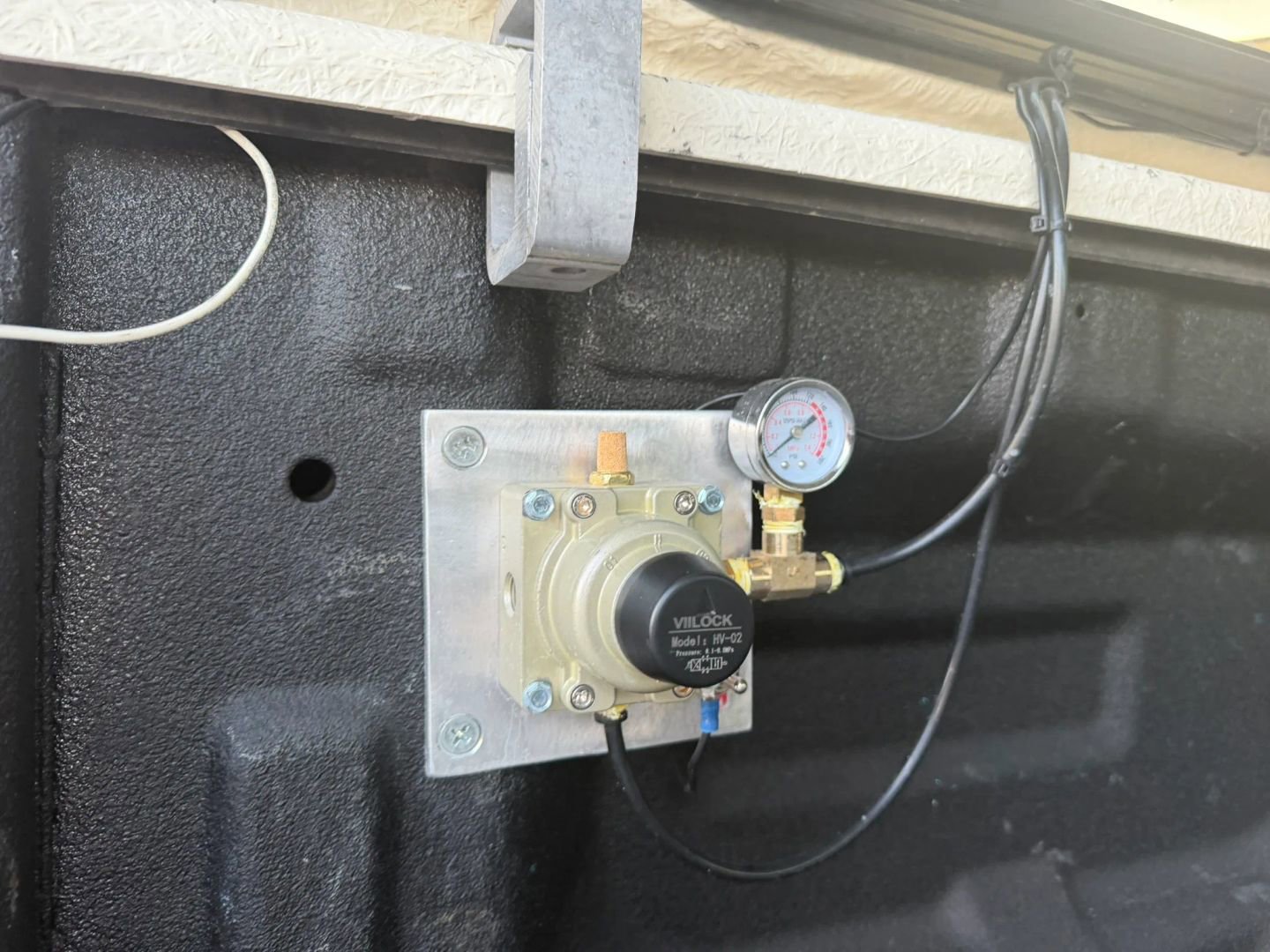 Used 2019 Toyota Tundra SR5 w/ TRD Off Road Package AWD/4WD image 15