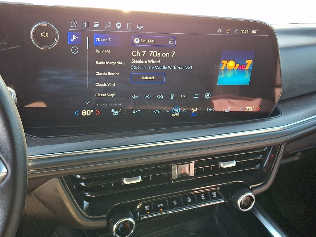 Used 2025 Chevrolet Suburban Z71 AWD/4WD image 24