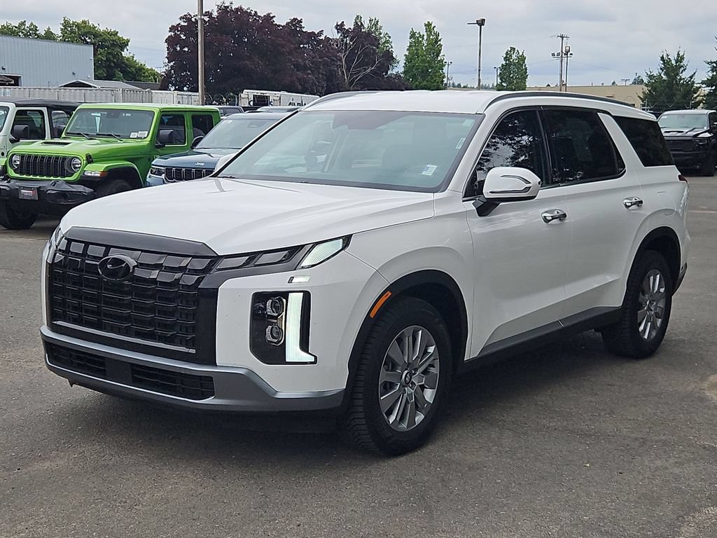 Used 2023 Hyundai Palisade SEL FWD image 3