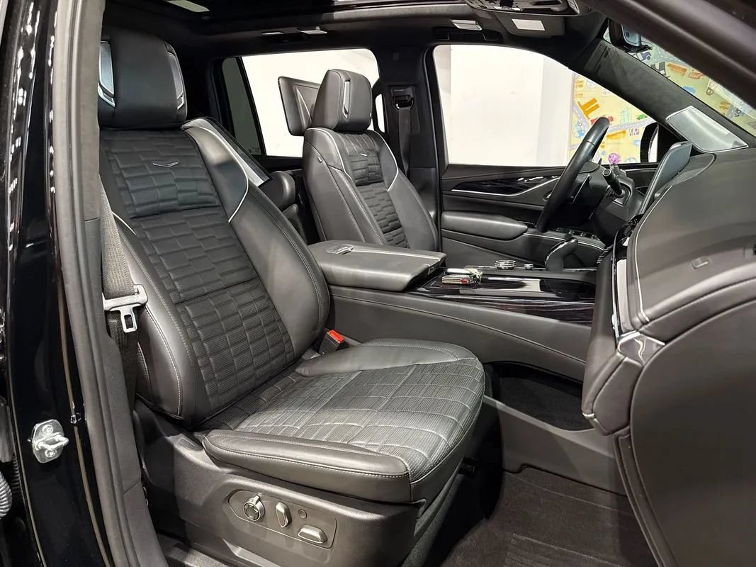 Used 2023 Cadillac Escalade ESV V AWD/4WD image 77