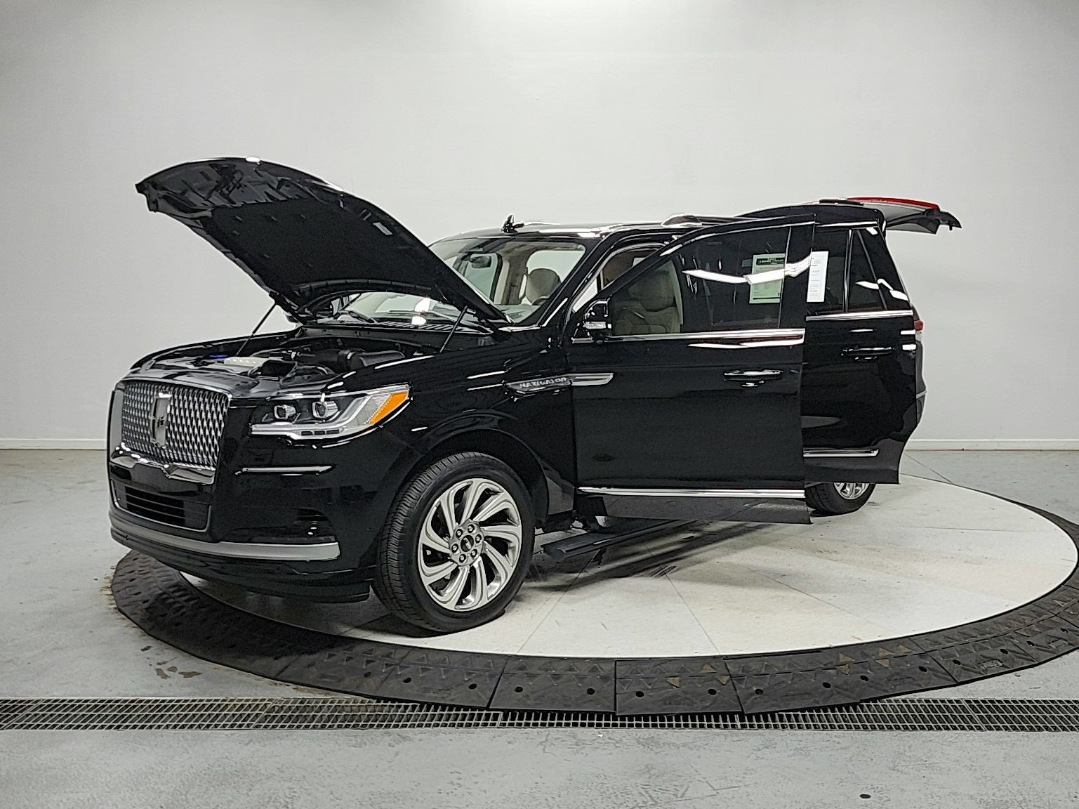Used 2023 Lincoln Navigator L Reserve AWD/4WD image 12