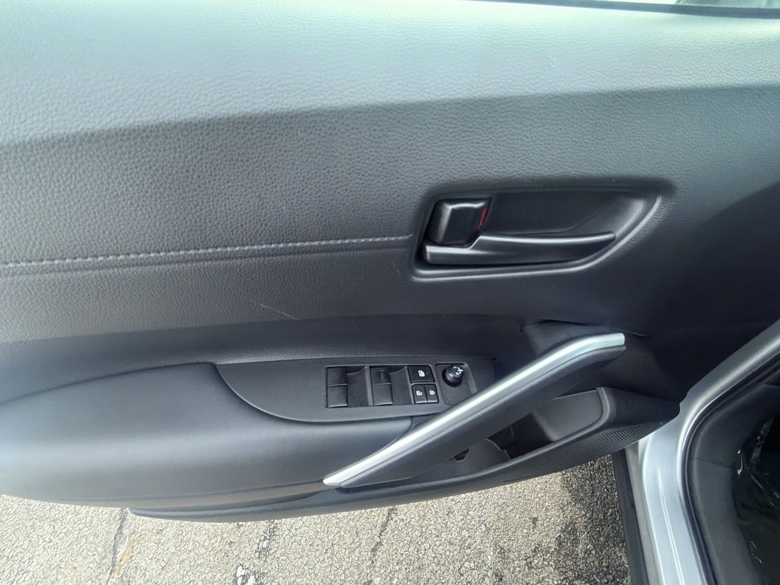 Used 2022 Toyota Corolla Cross LE image 15