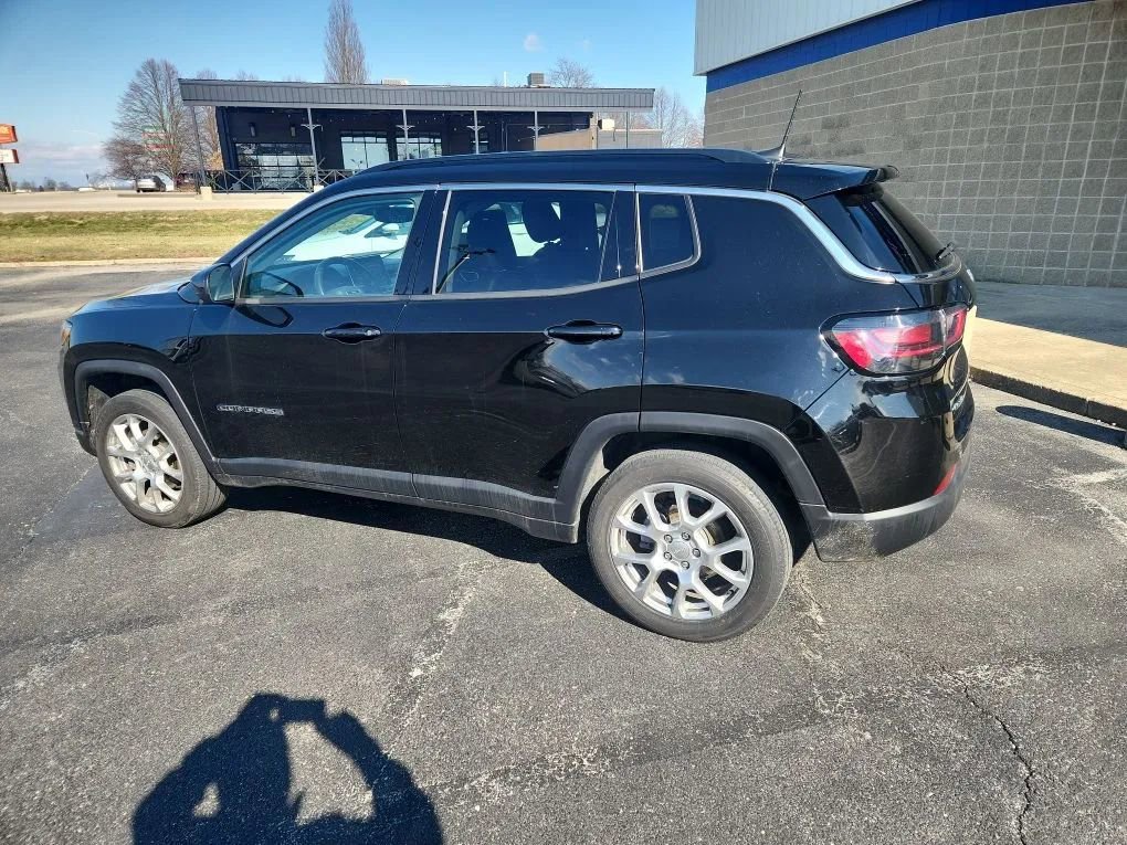 Used 2022 Jeep Compass Latitude w/ Sun and Sound Group image 9