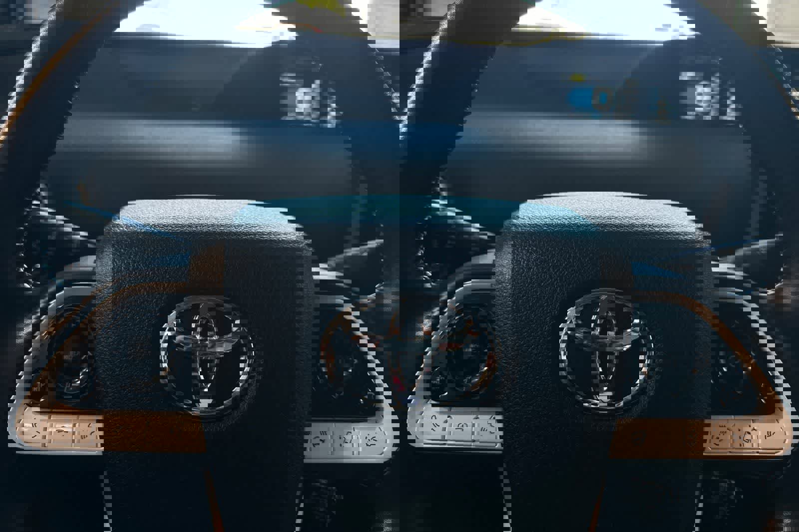 Used 2019 Toyota Prius Prime Advanced w/ Carpet Mat Package image 28