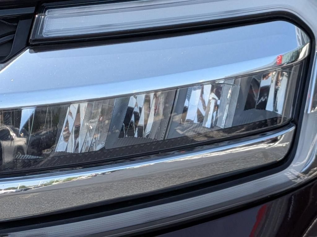 Used 2023 Ford Expedition Limited AWD/4WD image 9
