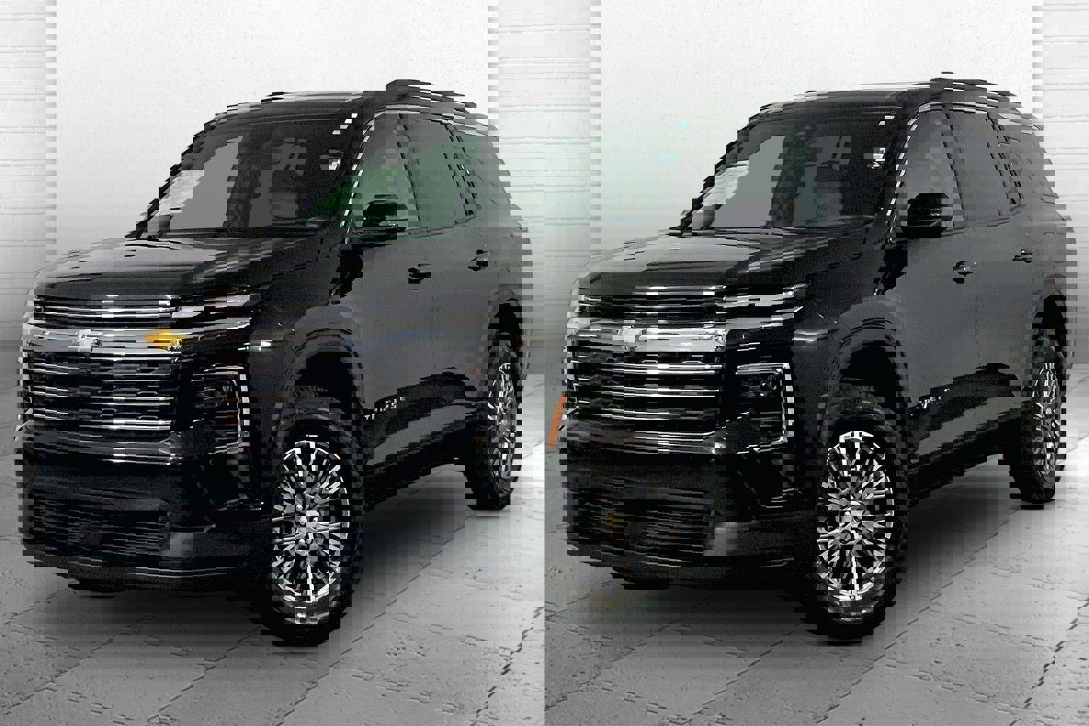 Used 2025 Chevrolet Traverse LT image 12