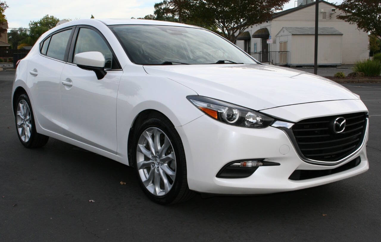 Used 2018 MAZDA MAZDA3 Touring image 2