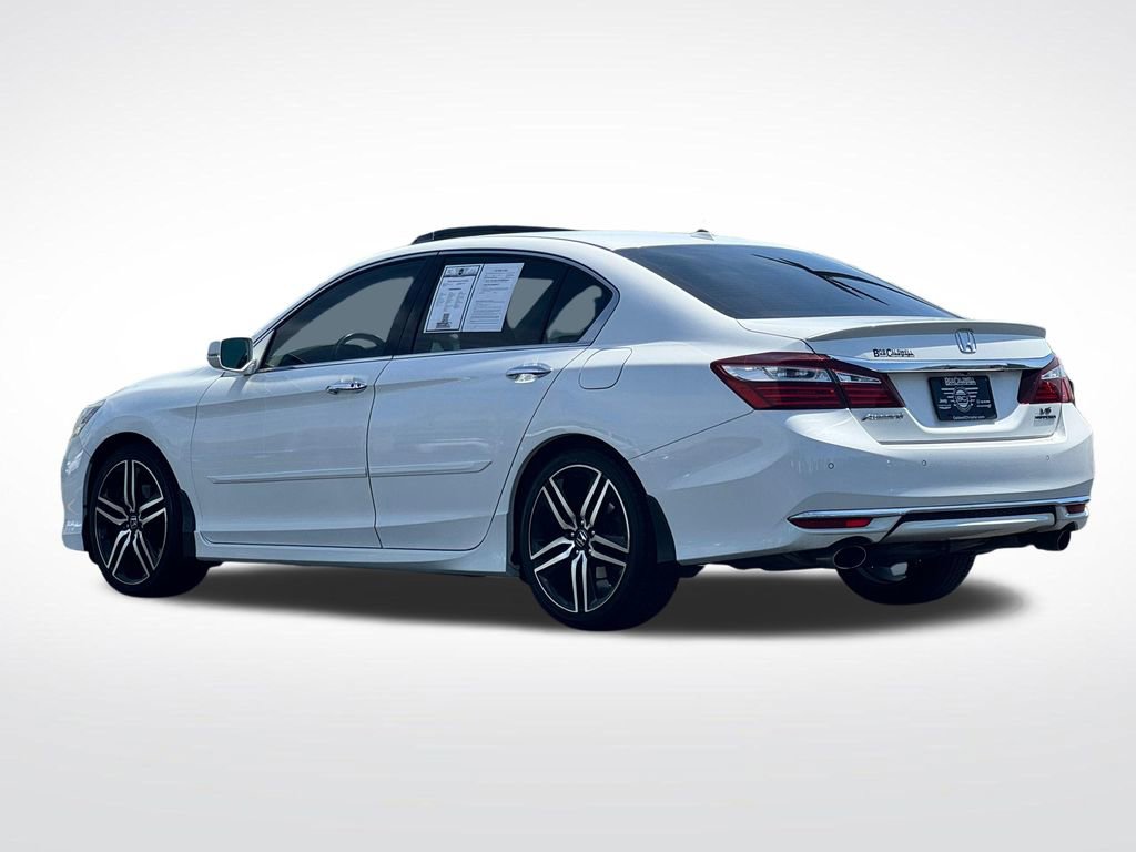 Used 2016 Honda Accord Touring image 10