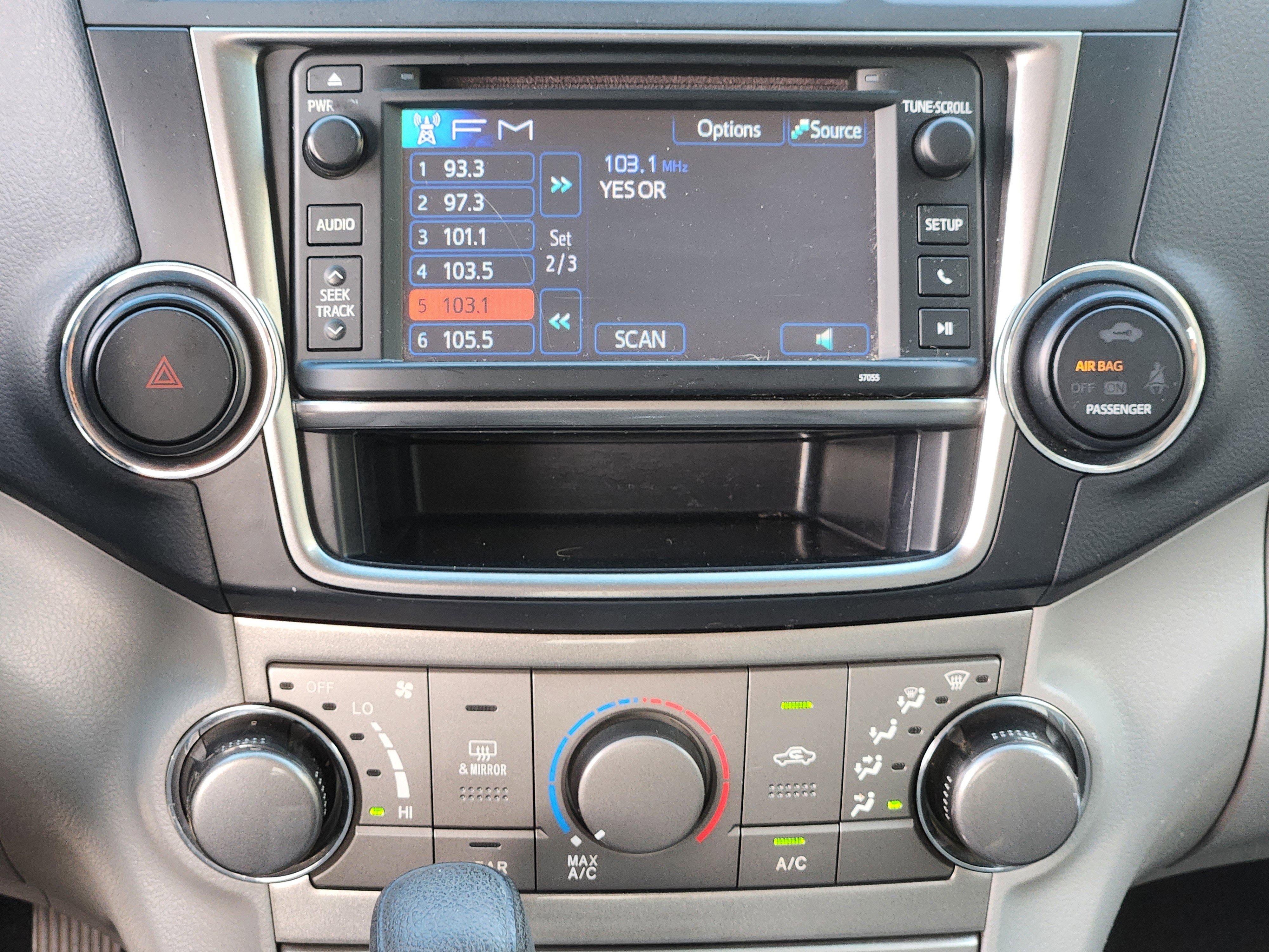 Used 2013 Toyota Highlander Plus image 28