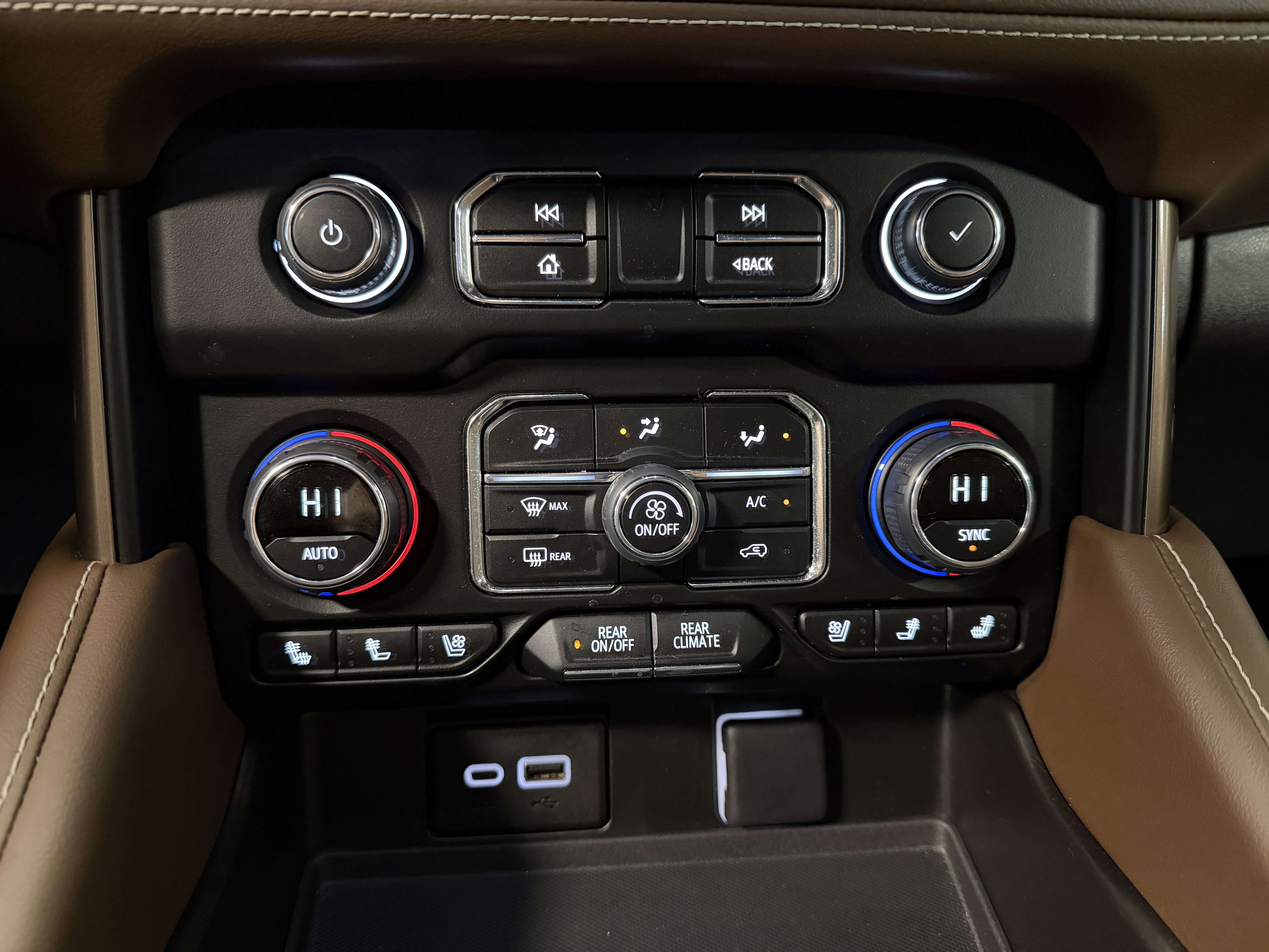 Used 2024 Chevrolet Tahoe High Country image 15