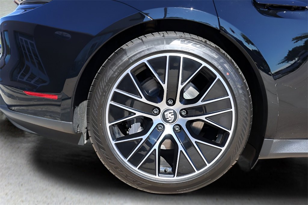 Used 2022 Porsche Taycan image 26