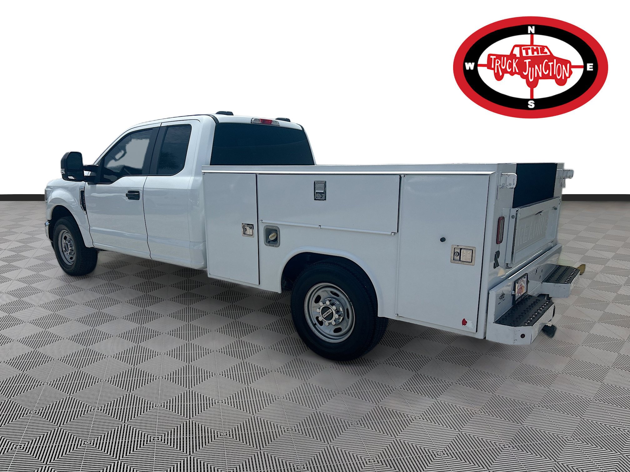 Used 2022 Ford F250 XL w/ Power Equipment Group RWD image 5