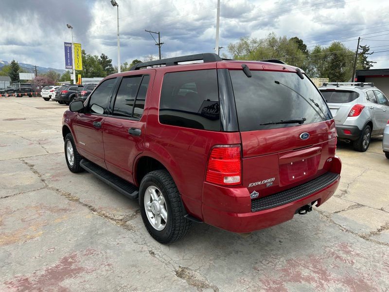 Used 2005 Ford Explorer XLT AWD/4WD image 5