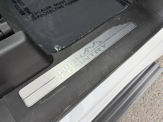 Used 2022 Chevrolet Silverado 3500 High Country image 19